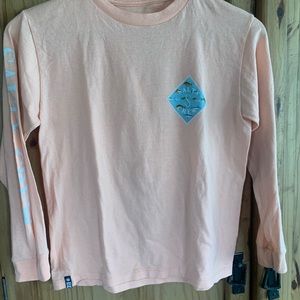 Cute melon color Salty Crew shirt